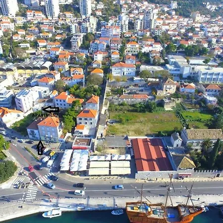 Modern Jacuzzi Mickey *