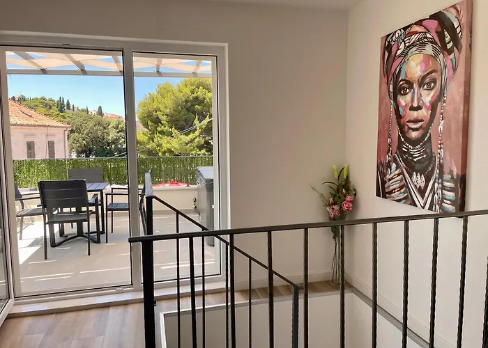 Modern Jacuzzi Mickey *