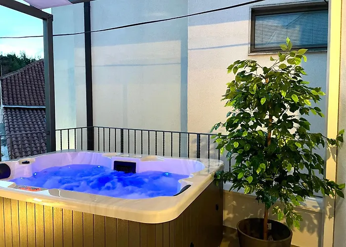アパート Modern Jacuzzi Mickey ドゥブロブニク