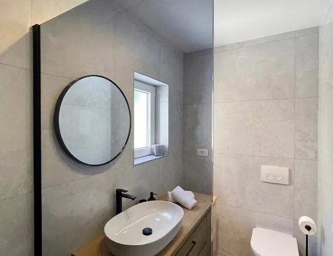 Modern Jacuzzi Mickey *