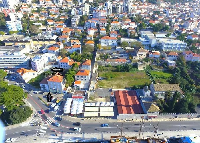 Modern Jacuzzi Mickey *